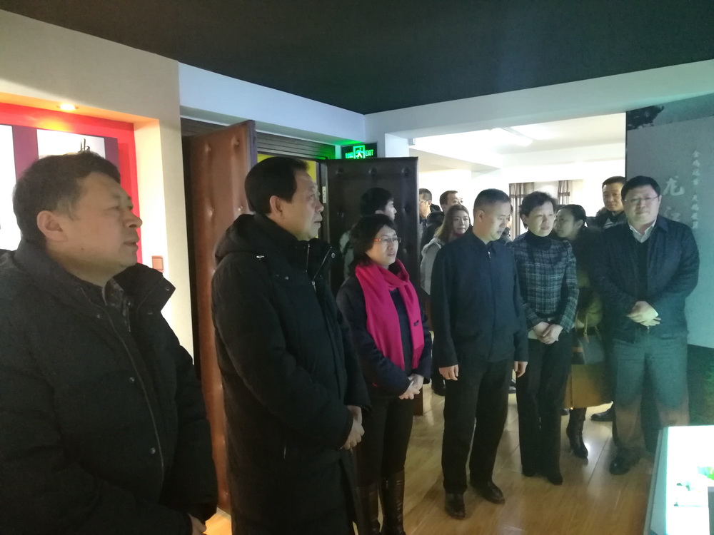 2018年12月24日，总工会党组书记、常务副主席郭长义一行参观黑龙江省方志馆。1.jpg